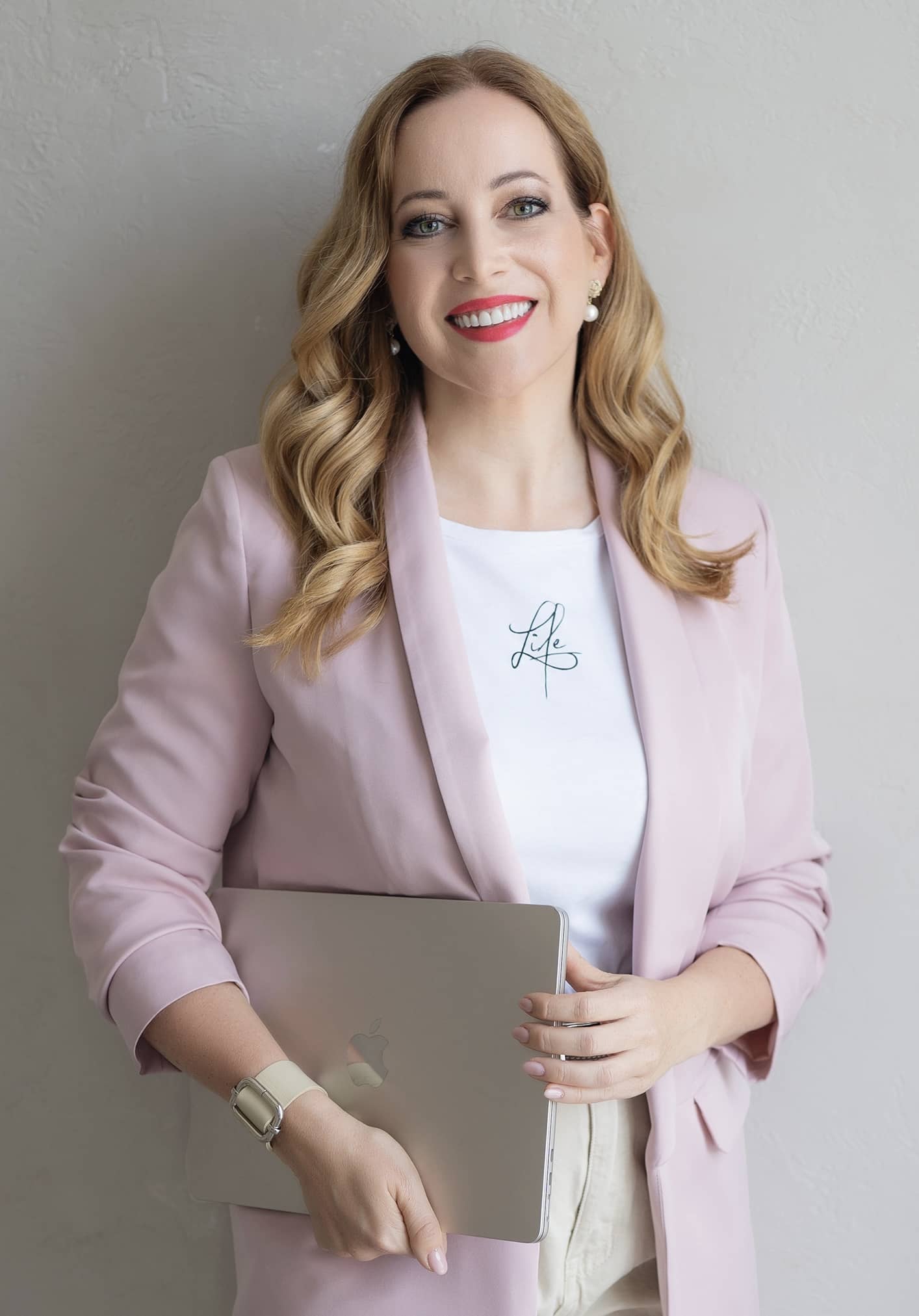 Dr. Gulácsi Bernadett
